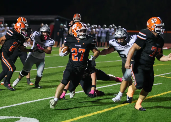Elkins rallies past No. 2 North Marion for 41-24 win